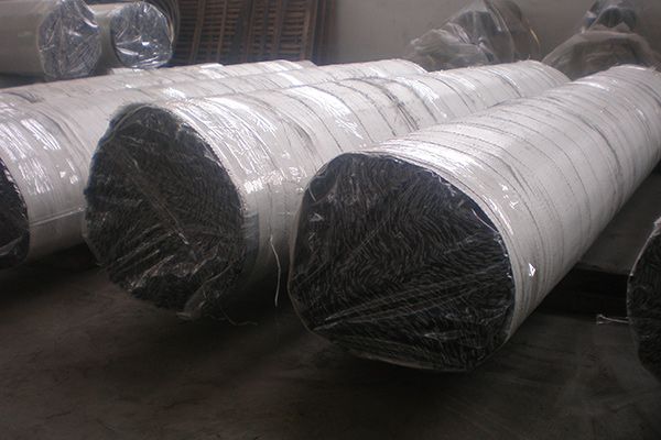 冷軋扁鋼在加工期間可以不僅能夠起到減磨潤(rùn)滑的作用還能提高產(chǎn)件的附著力