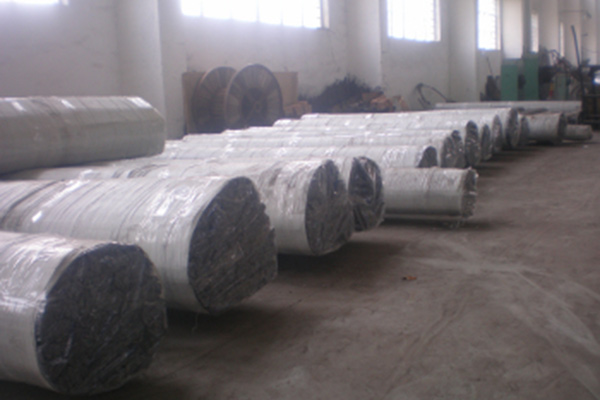 正確的存放和保管方法可以有效地延長冷軋扁鋼的使用壽命保證其質量